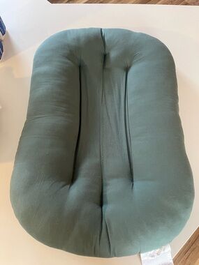 Infant Support Pillow — Dark Green Cozy Lounger